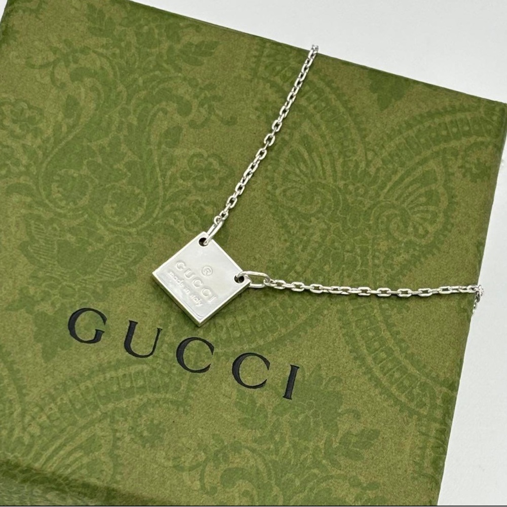 gucci nameplate necklace